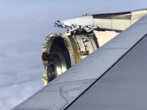 الطائرة تعرضت لضرر كبير بأحد محركاتها الأربعة 
