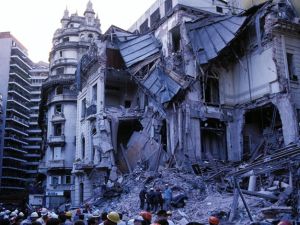 قتلى تفجير المركز اليهودي في بوينوس إيرس من ضمن الذين حكم لهم بالتعويضات - أرشيف