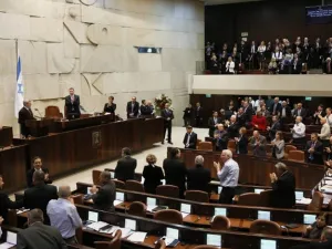 بموجب القانون لا تعيد الشرطة الجثث إلا إذا تأكدت من عدم تحول الجنازة إلى مسرح للتحريض 