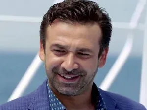 كريم عبد العزيز 