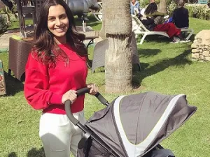 كارمن سليمان و طفلها يتعرضان لحادث سيارة