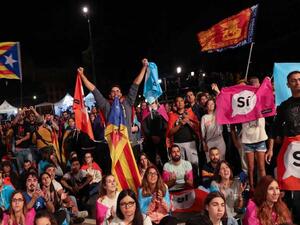 صوت بعض الناخبين ببطاقات طبعت في المنزل او بدون ظرف 