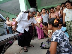 الروهينغا الفارون من بورما يتحدثون عن تكثف عمليات الجيش لتهجير السكان
