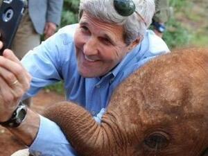 كيري يصل الى الصومال بأول زيارة من نوعها لوزير خارجية اميركي
