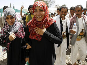 إعفاء مسؤول بقناة محلية سعودية من منصبه بسبب اليمنية كرمان