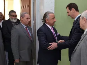بعد رفع الحصانة عنه.. دشتي يهرب إلى دمشق ويلتقي الأسد