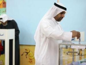 شراء الأصوات يطفو على سطح الانتخابات البرلمانية الكويتية
