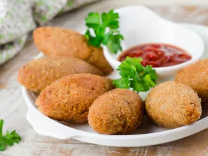 طريقة عمل الكبة المقلية بالأرز