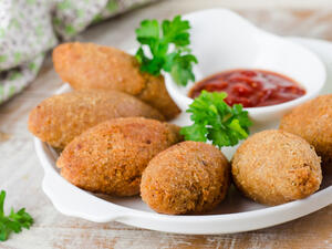 طريقة عمل الكبة المقلية بالأرز