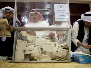 A Kuwaiti judge (C) and his aides count the ballots at a polling station at the end of the parliamentary elections in the Sabah al-Salem district on the outskirts of Kuwait city on November 26, 2016. (AFP/ Yasser Al-Zayyat) A Kuwaiti judge (C) and his aides count the ballots at a polling station at the end of the parliamentary elections in the Sabah al-Salem district on the outskirts of Kuwait city on November 26, 2016. (AFP/ Yasser Al-Zayyat)