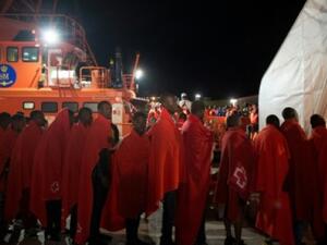 إنقاذ أكثر من 560 مهاجرا ومصرع ثلاثة آخرين قبالة سواحل اسبانيا