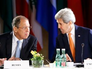 Russian Foreign Minister Sergei Lavrov (L) and US Secretary of State John Kerry lead talks on Syria on May 17, 2016 in Vienna. (AFP/File)
