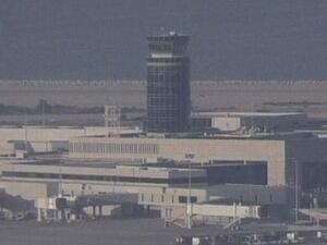 مطار بيروت الدولي في ضاحية بيروت الجنوبية في عقر دار حزب الله