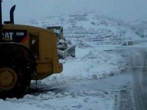 زينة تغلق مطار الحريري 