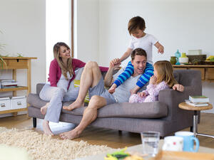 غرفة المعيشة الأكثر استخداماً حيث يجتمع فيها جميع أفراد العائلة
 غرفة المعيشة الأكثر استخداماً حيث يجتمع فيها جميع أفراد العائلة