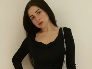 مي عز الدين