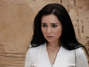 الفنانة مي عز الدين