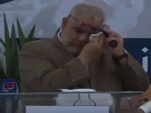 دموع الوزير الأول المغربي عبد الإله بن كيران تبلل مواقع التواصل
