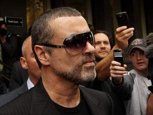 النجم العالمي جورج مايكل