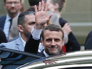 ماكرون يجتمع في الإليزيه مع أطراف النزاع الليبي
