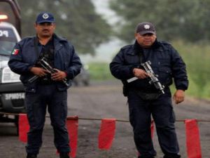 مقتل 13 شخصا على طريق جبلي ناء بشمال غرب المكسيك
