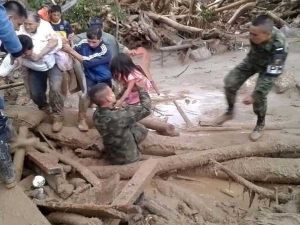  الانهيار دفن ما بين 15 و20 شخصا و عمليات الإنقاذ جارية 