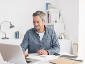 شاشات اللمس تؤثر على صحة الجهاز التناسلي للرجال على المدى البعيد 