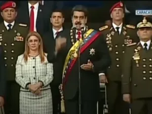 لم يصب مادورو بأذى، لكن رودريغيز قال إن 7 من جنود الحرس الوطني أصيبوا 