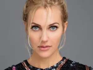 النجمة التركية مريم اوزيرلي