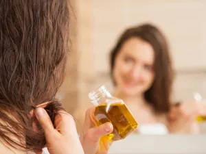 ماسك  زيت الخروع وزيت جوز الهند وزيت الزيتون لنمو الشعر ومنع تساقطه