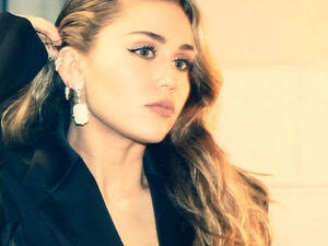 She performed with Dolly Parton at Sunday's Grammy Awards in Los Angeles (Source: milecyrus / Instagram ) 