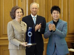 Queen Sofia , Lutz Bethge, and Lang Lang at the Montblanc de la Culture Arts Patronage Award 2011