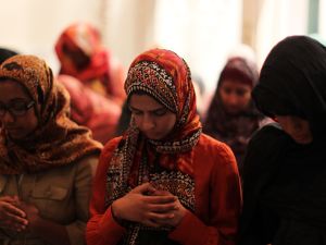 Veiling pleasure in prayer: Prayers do not run over five to ten minutes at the most, but places close for an hour