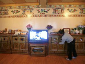 هناك علاقة طردية تربط بين زيادة الوزن وبين حجم الأعمال المنزلية المأجورة التي يقوم بها آخرون بدلاً من ربة المنزل 