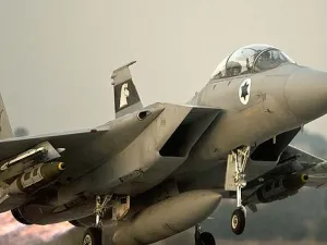 جائت الغارتان بعد إعلان إسرائيل سقوط صاروخين على عسقلان 