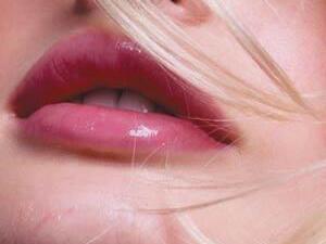 شفاه وردية طبيعية 