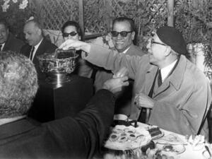 Iconic photograph showing Nobel Prize winner Naguib Mahfouz seated between Um Kulthoum and Tawfiq Al-Hakim. (Image courtesy of: "yrakha.wordpress.com")