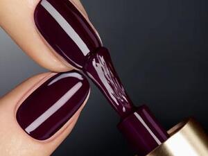 طلاء الأظافر 