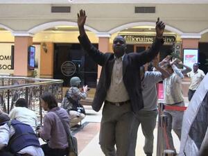 Hostages delivered to safe passage during a siege in Nairobi's mall under Shebab-attack (AFP)