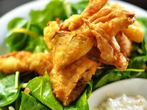 Nezesaussi, brew battered Campese crab