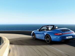 The 911 Carrera 4 GTS from Porsche