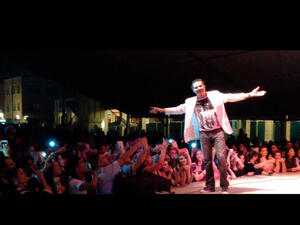 Ragheb Alama performing at his final Florida concert. (Image: Twitter)