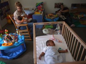 نوم الطفل على ظهره هو الوضعية الأكثر سلامة