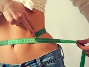 الخصر النحيف من علامات جمال المرأة 