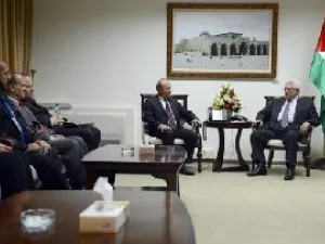 عباس يستقبل وفد أبناء الجالية الفلسطينية في شيكاغو