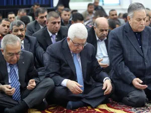لقاء مرتقب بين عباس وهنية