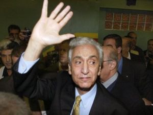 حسين ايت احمد 
