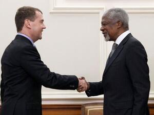 انان مصافحا مدفيديف