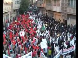 لقطة عن فيديو بثه ناشطون على موقع يوتيوب يشير الى تظاهرة ضد الرئيس السوري بشار الاسد في حمص
