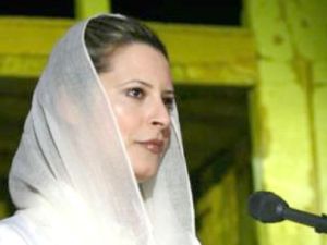 عائشة القذافي تلقت إنذارا سابقا من الجزائر بسبب تصريحاتها المعادية للمجلس الإنتقالي